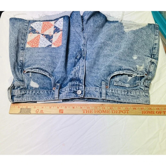 Arizona Jean Co Denim Shorts Blanket Patchwork Sz 19 Raw Hem Distressed NWT - Picture 12 of 15